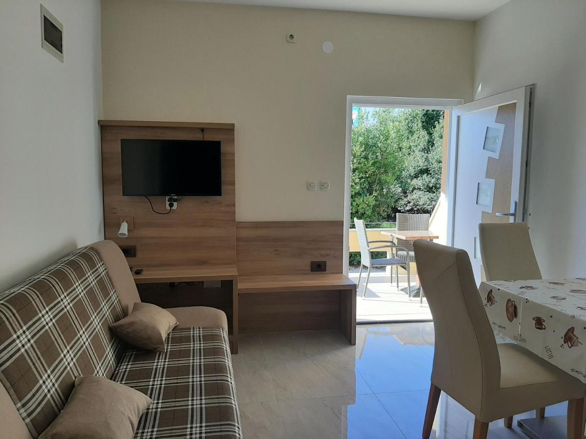 Apartments Edo Novalja Eksteriør bilde