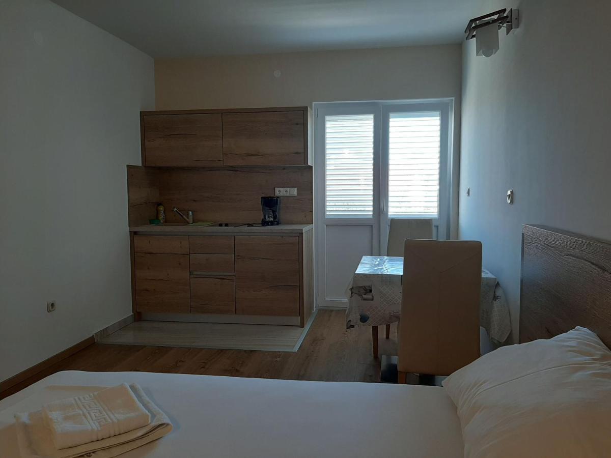 Apartments Edo Novalja Eksteriør bilde