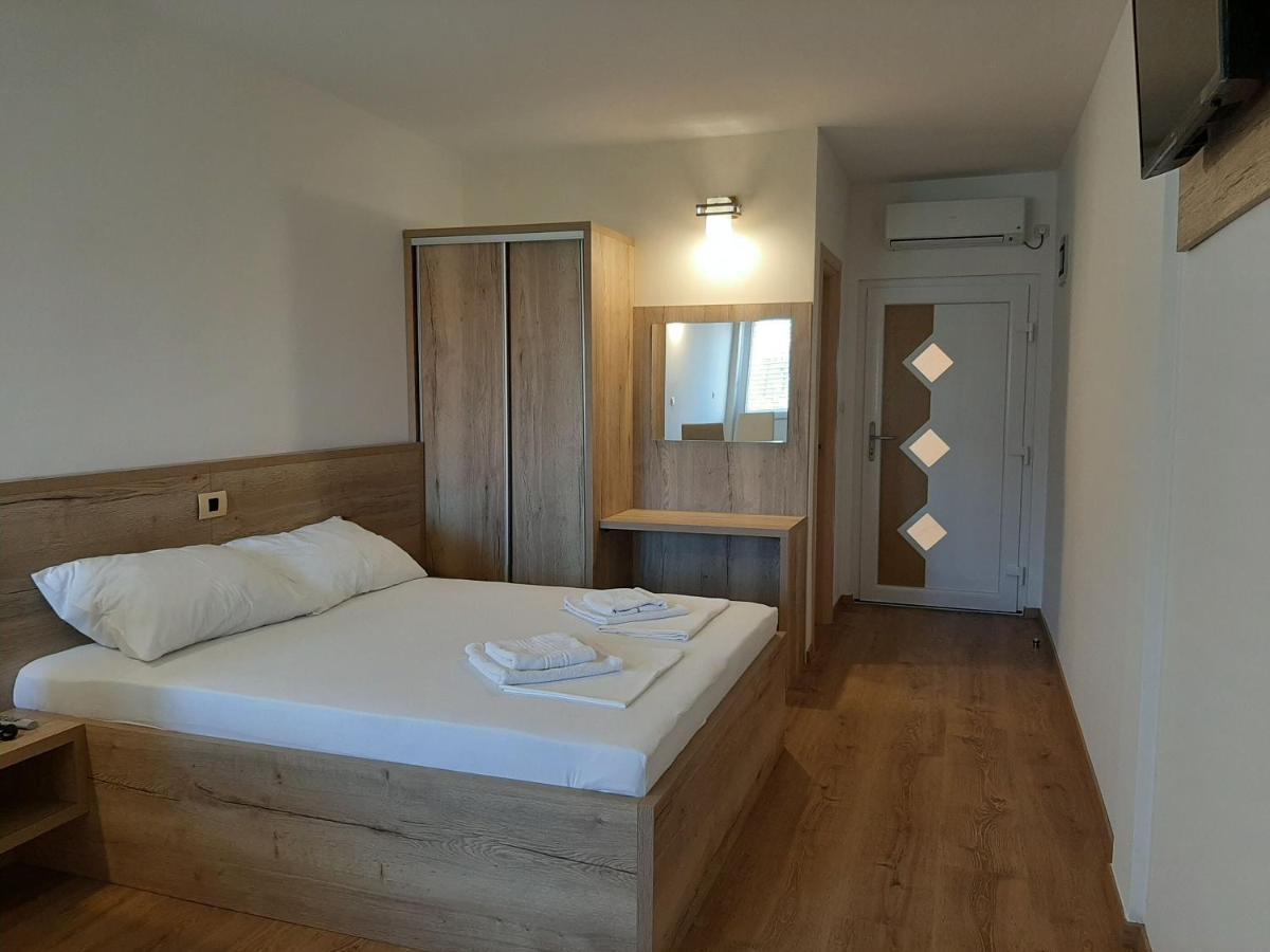 Apartments Edo Novalja Eksteriør bilde