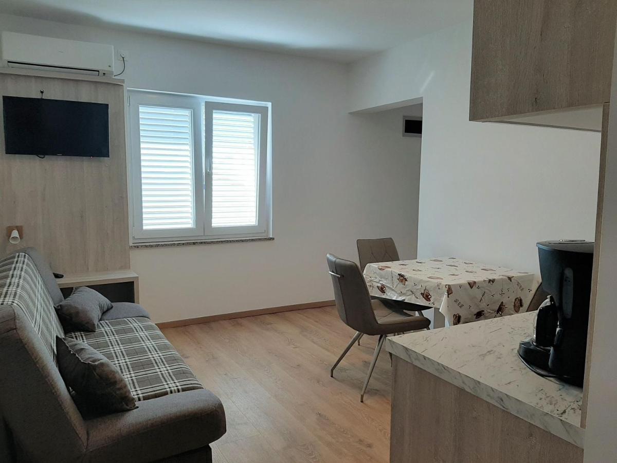 Apartments Edo Novalja Eksteriør bilde